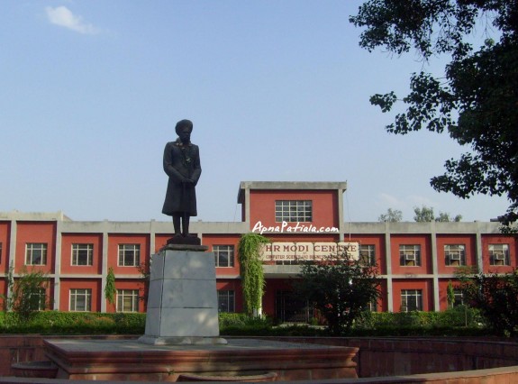 modi-college-statue-patiala