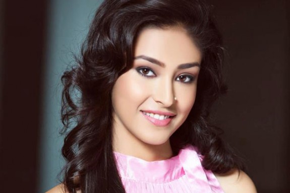 Patiala girl Navneet Kaur Dhillon is Femina Miss India 2013